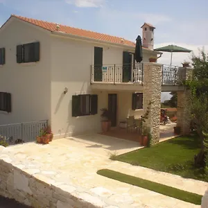  Apartment Ina